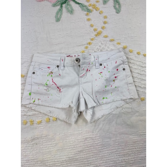 Rue21 White Denim Shorts Paint Splatter Distressed Frayed Raw Hem Casual 01 - Picture 1 of 7